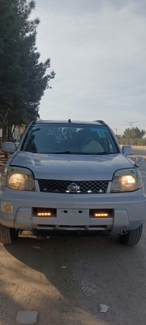فروش عاجل نیسان جیپ اسپرت