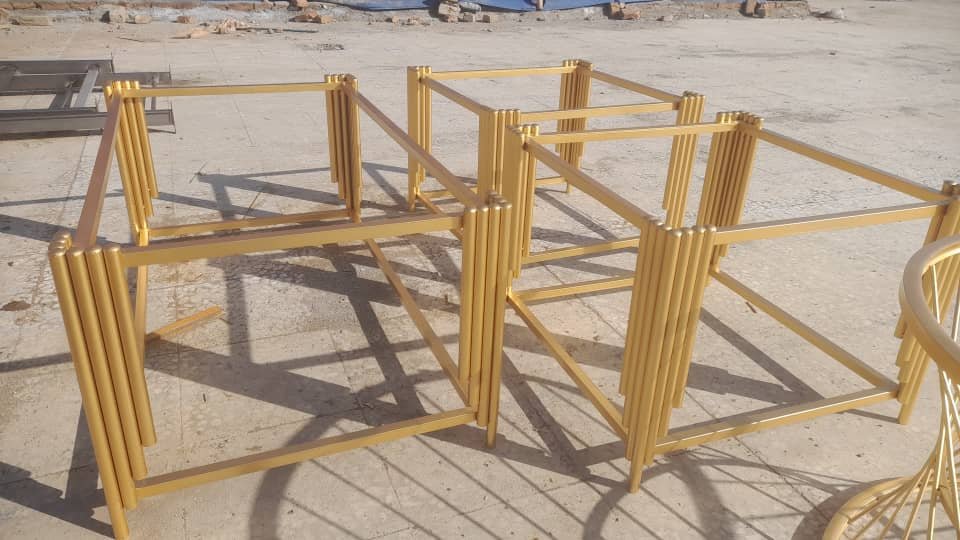 میز فلزی گول وچهارکنج