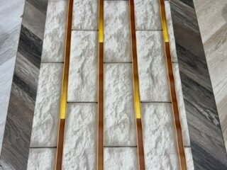 1000042703