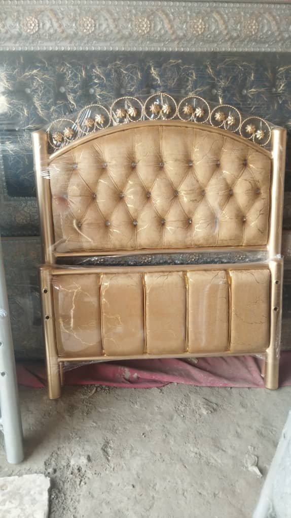 تخت خواب فلزی