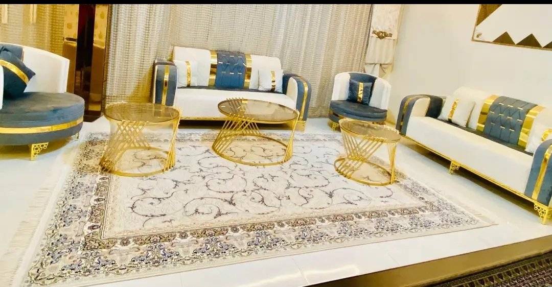 فروش عاجل مبلمان هشت نفر ویک عدد تخت خواب بدون توشک
