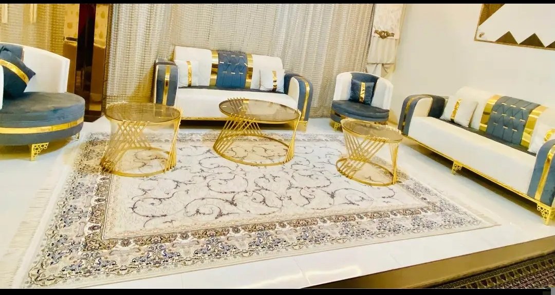 فروش عاجل مبلمان هشت نفر ویک عدد تخت خواب بدون توشک