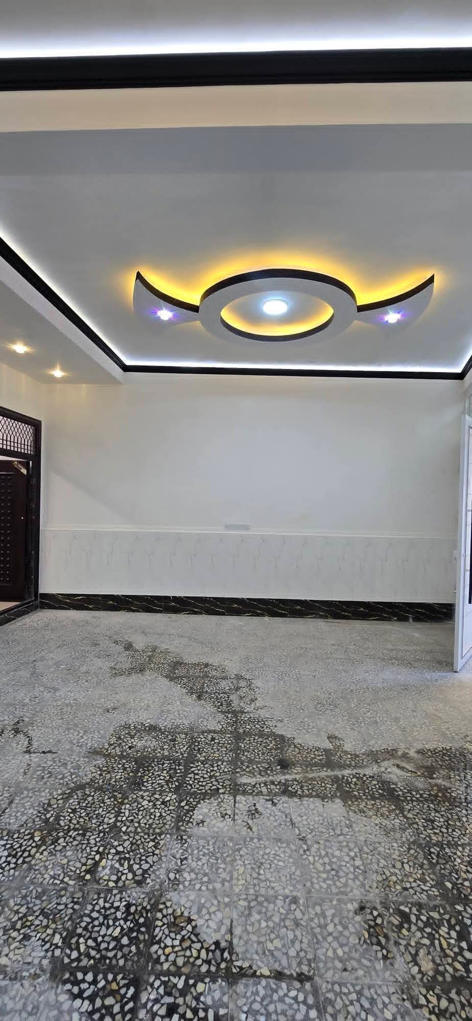 خانه فروشی سه طبقه کامل