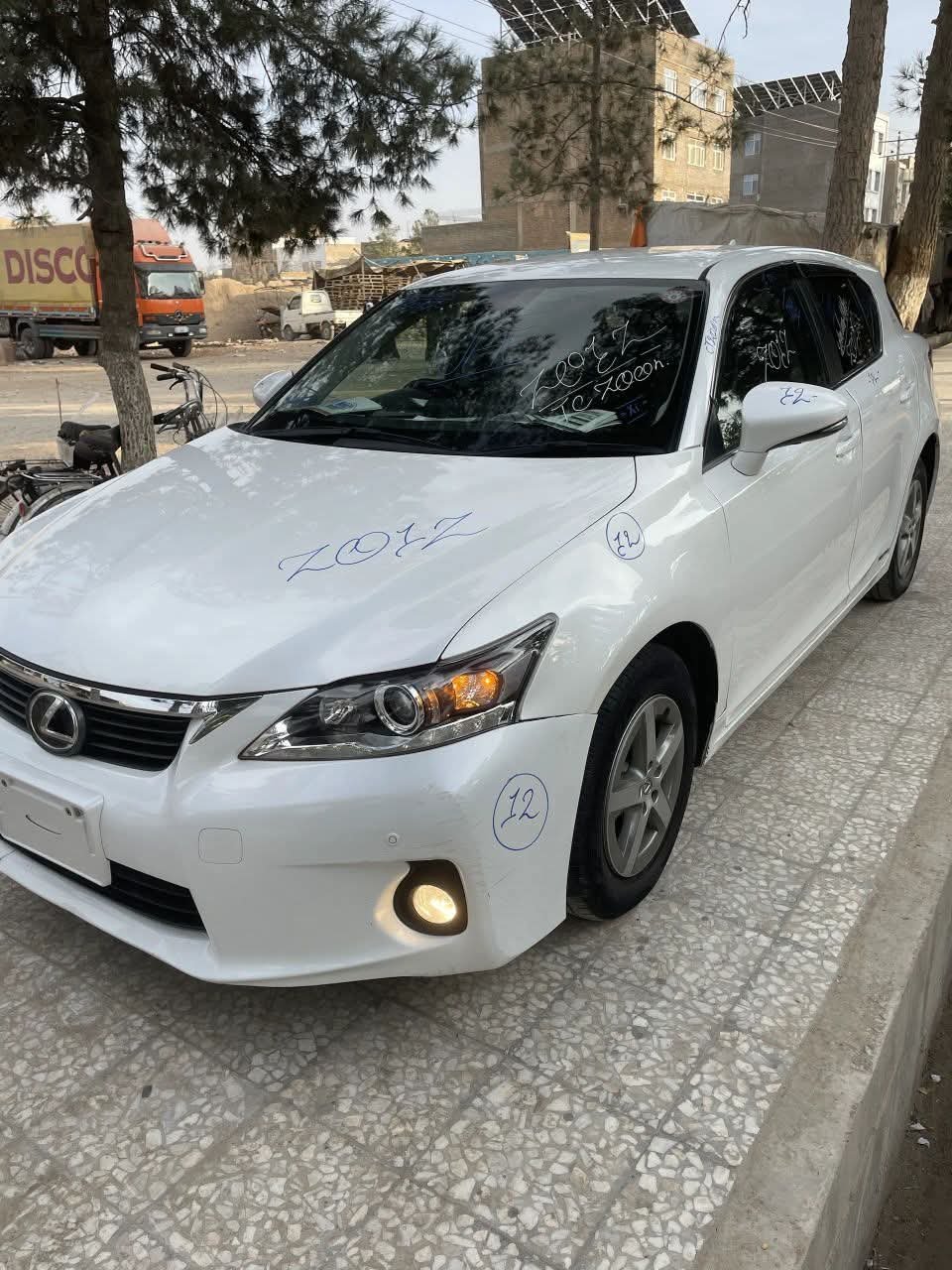 لکسیسCT200